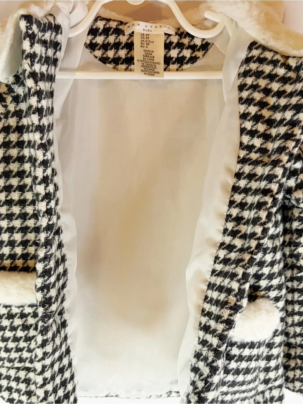 Black and White Houndstooth Coat with Faux Fur Trim 3T EUC